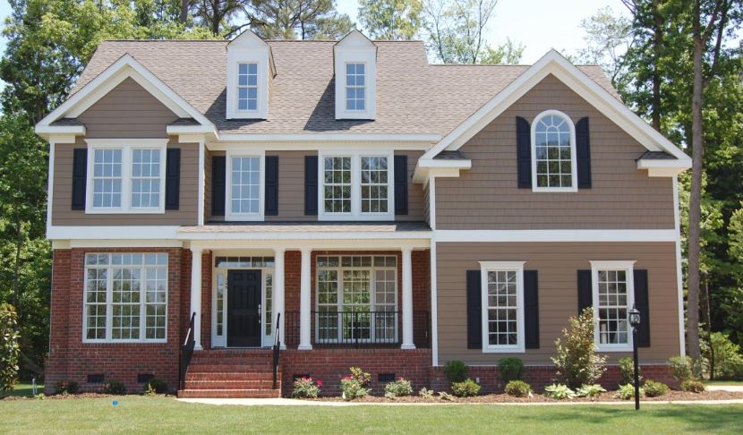 Clean Your Vinyl Siding To Enhance Your Home’s Appearance