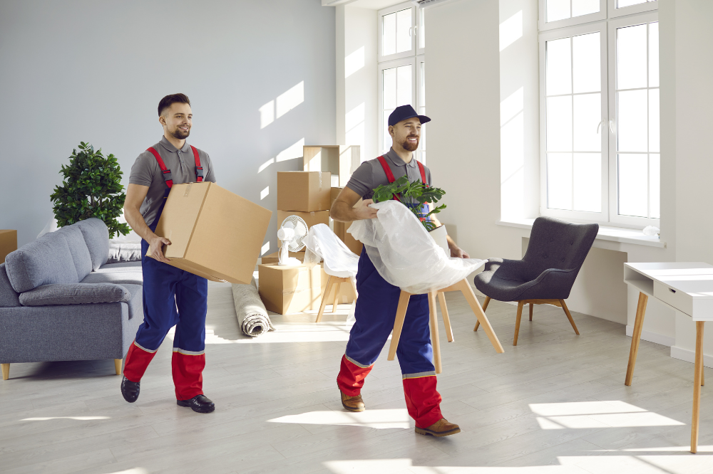 Should You Hire Movers or Move Yourself